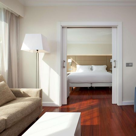 Nh Pamplona Iruna Park Экстерьер фото