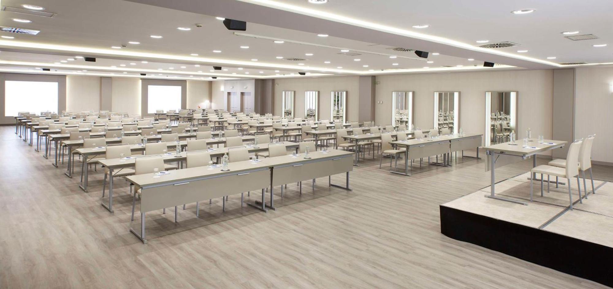 Nh Pamplona Iruna Park Экстерьер фото