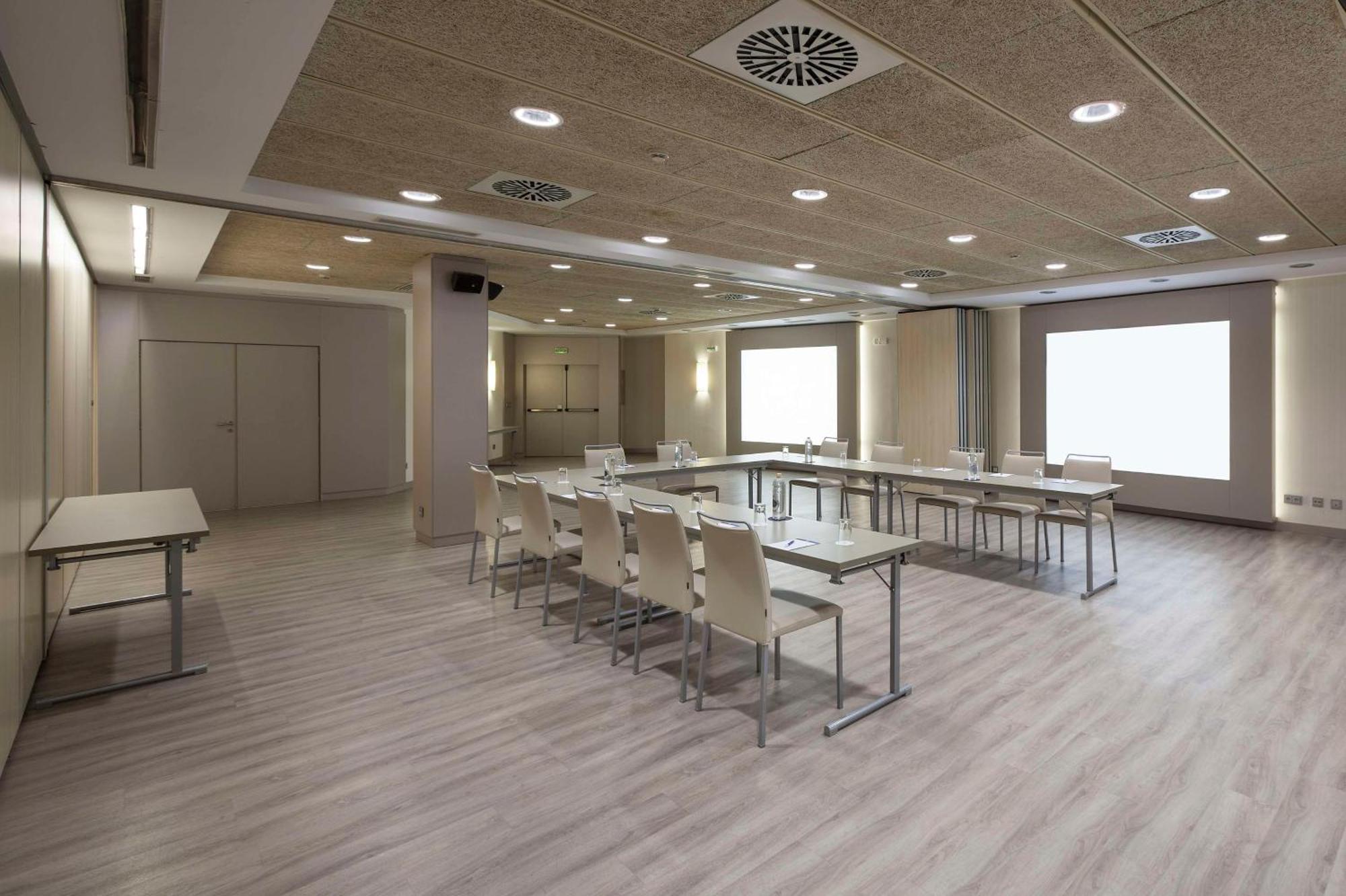 Nh Pamplona Iruna Park Экстерьер фото