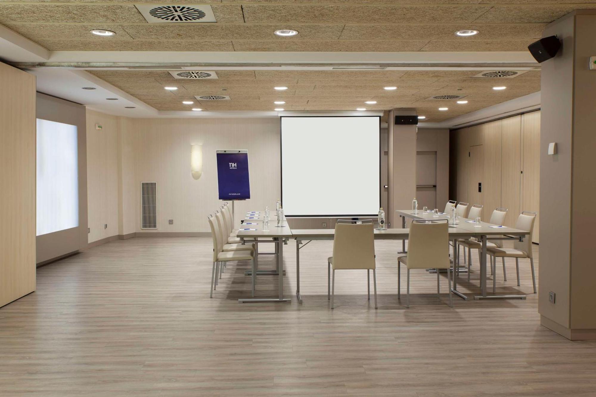 Nh Pamplona Iruna Park Экстерьер фото