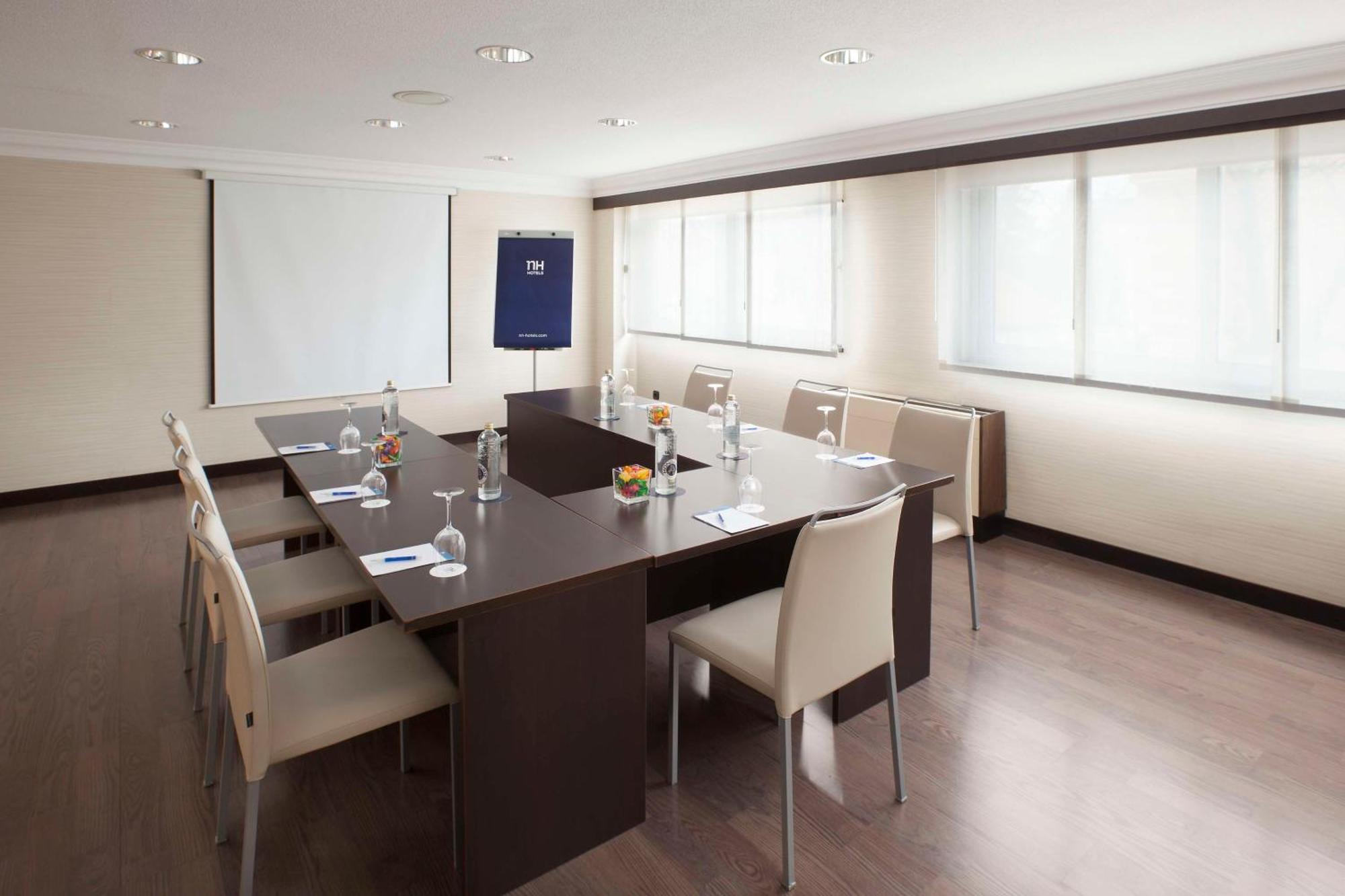 Nh Pamplona Iruna Park Экстерьер фото