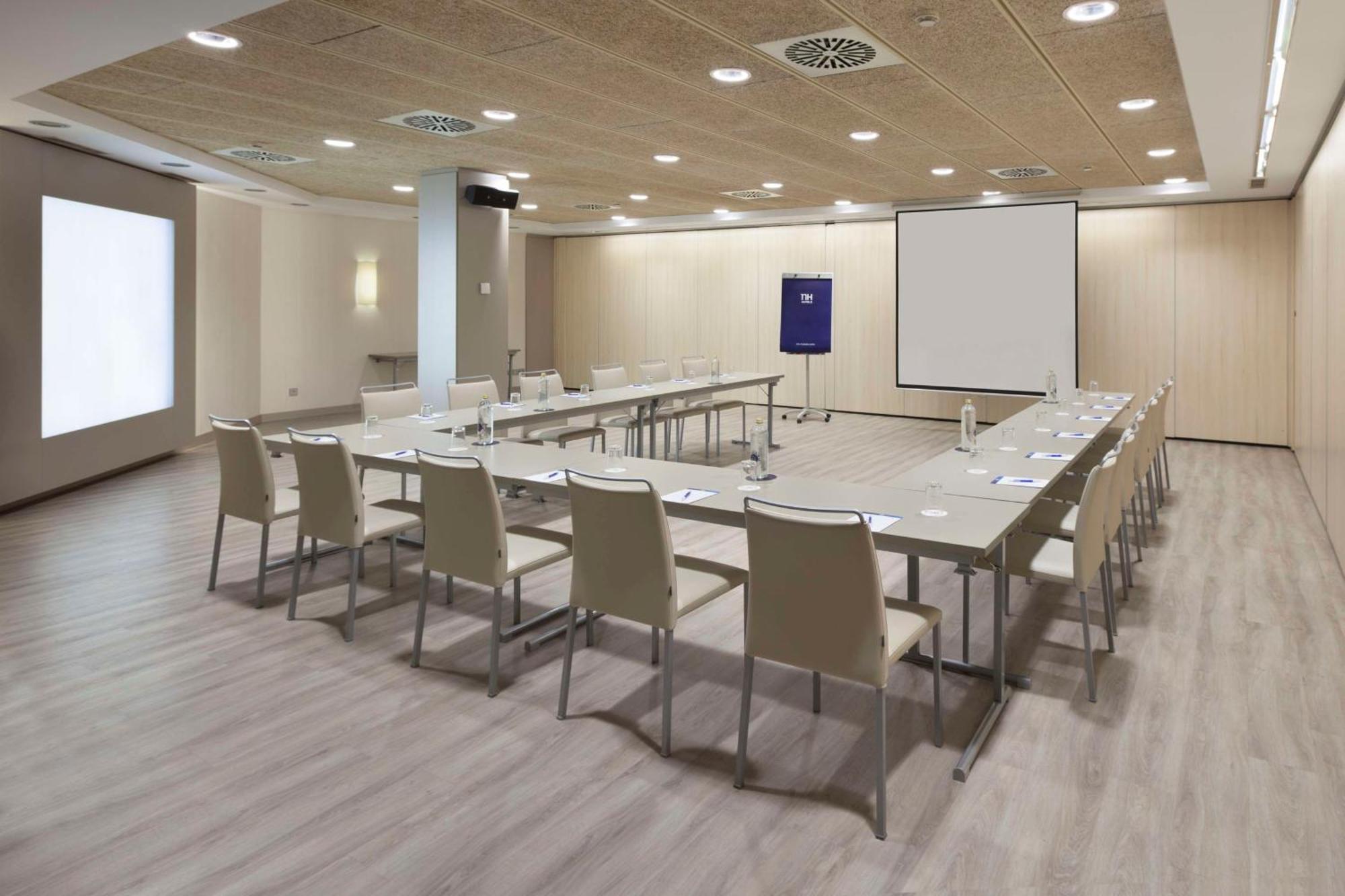 Nh Pamplona Iruna Park Экстерьер фото
