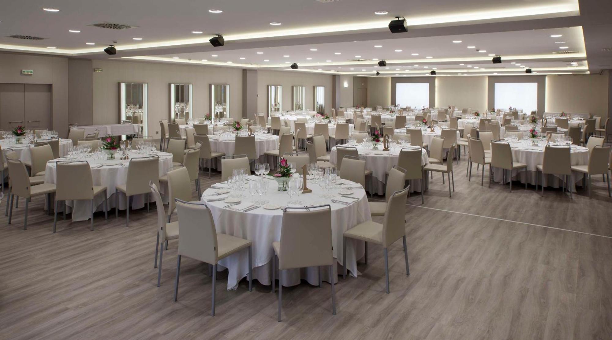 Nh Pamplona Iruna Park Экстерьер фото
